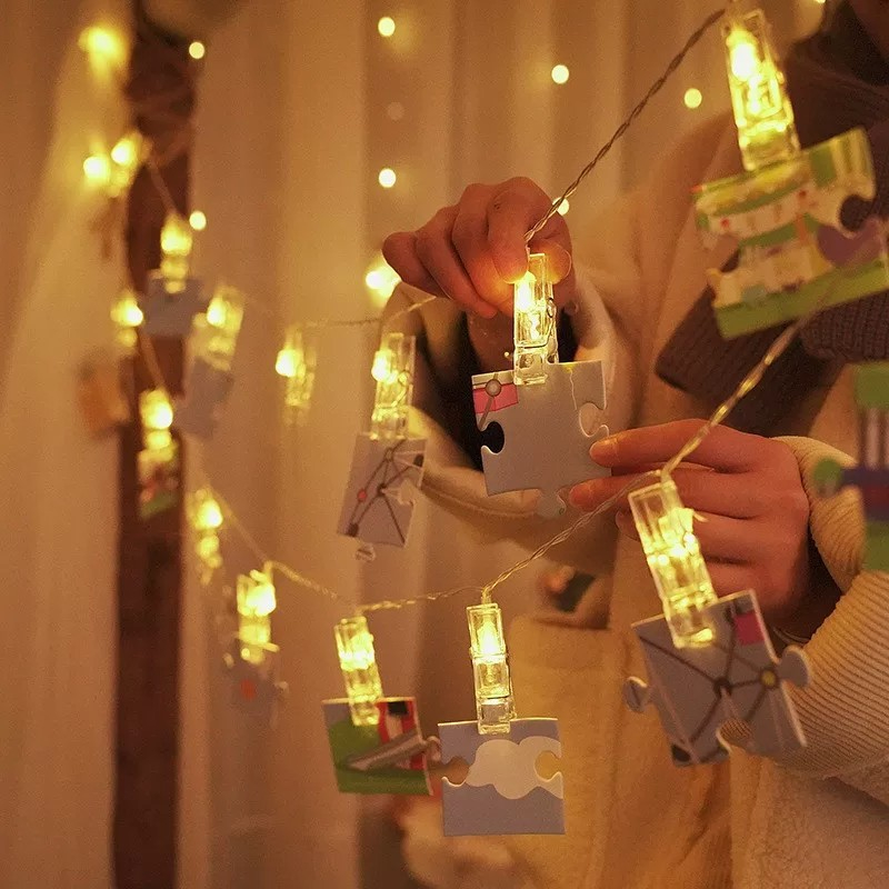 سلسلة أضواء LED بطول 1.5/3/6/1 - مراجعة Picture Hanging Strip وسعره